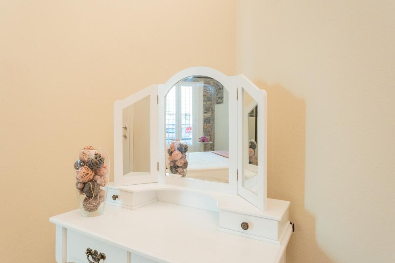 Romantic Escape City Centre With Jacuzzi & Parking By Rent All โกโม ภายนอก รูปภาพ