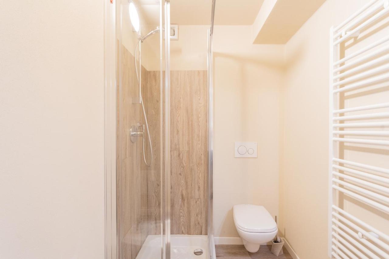 Romantic Escape City Centre With Jacuzzi & Parking By Rent All โกโม ภายนอก รูปภาพ